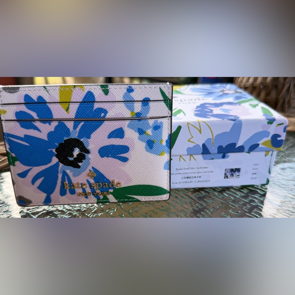 🦋 NWT Kate Spade Blue and Green Floral Card Holder